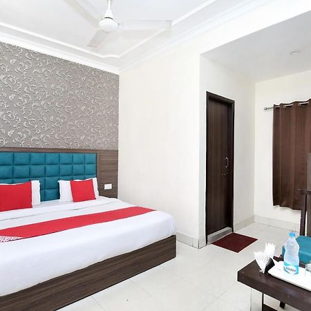 Oyo 12354 Hotel Sangreela Amritszár Kültér fotó