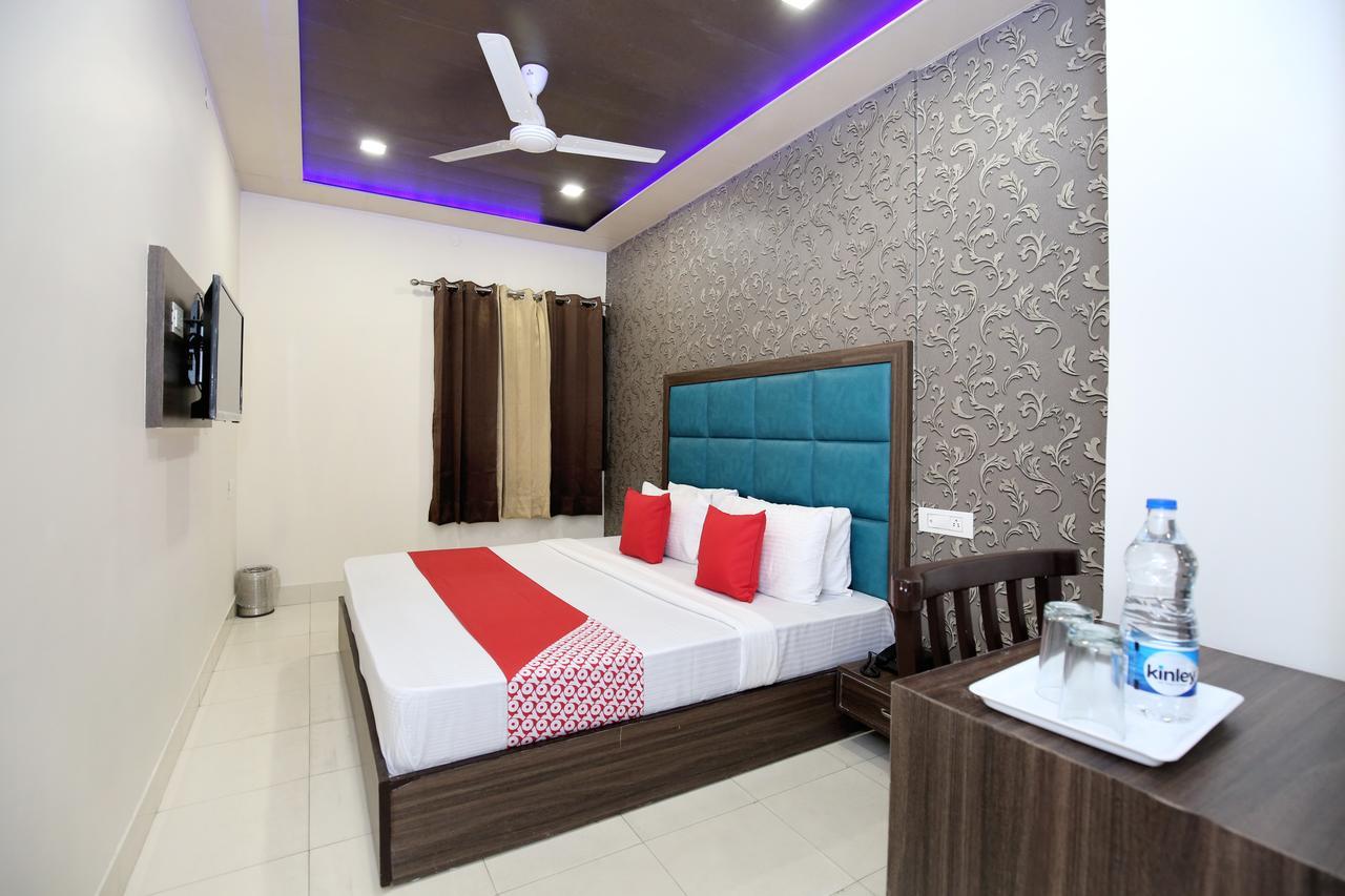 Oyo 12354 Hotel Sangreela Amritszár Kültér fotó