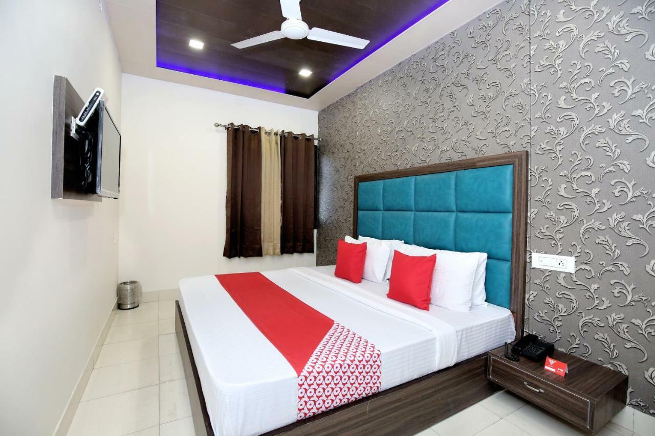 Oyo 12354 Hotel Sangreela Amritszár Kültér fotó